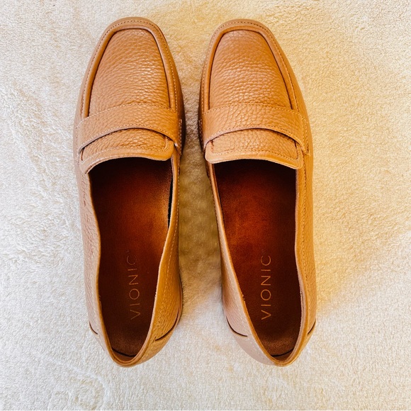 Vionic Sellah Leather Loafers Size 7 NWT Comfort Orthotic Slip On Shoes